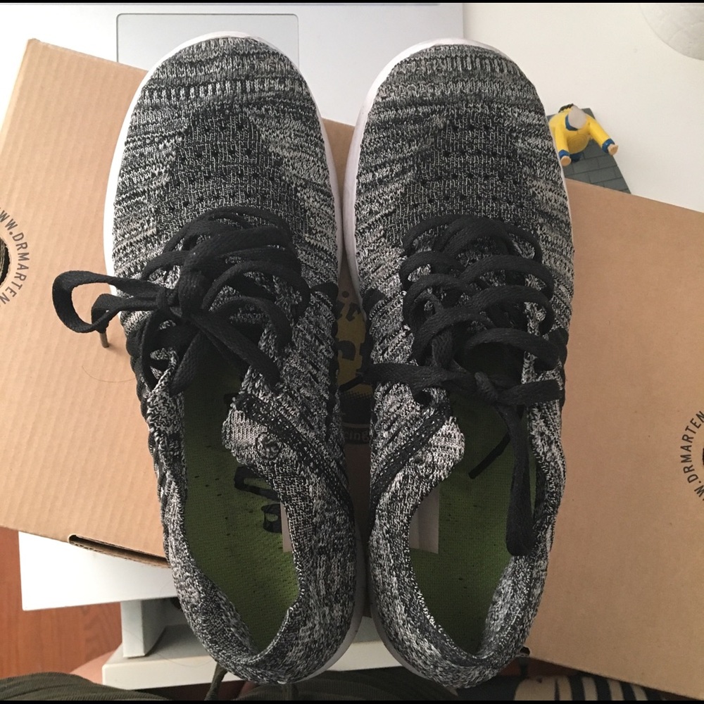 Nike flyknit sneakers running shoes